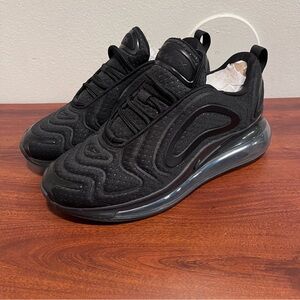 Nike air max 720 women’s size 8.5 triple black sneakers